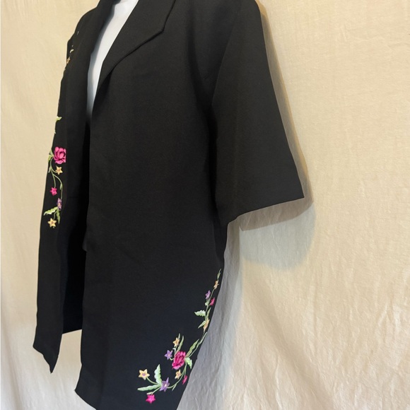 B-38 Sara Morgan Black with Floral Embroidered Short Sleeve Suit Jacket Size XL - Picture 6 of 16